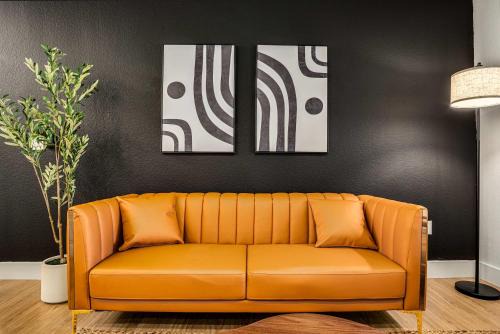 Glendale Sports and Entertainment District Apartment | Boulevard Stays Luxe 2BR by the Stadium Pool Parking Gym 10