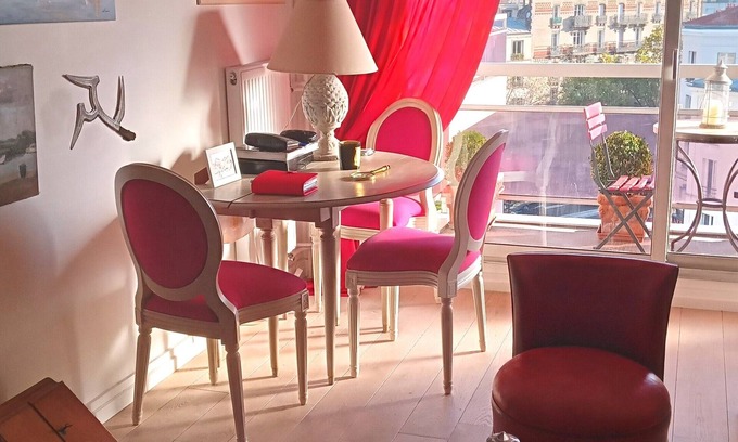 Auteuil Apartment | Boulogne Nord Magnifique 2 Pièces Très Lumineux Avec Balcon et vue Tour Eiffel
