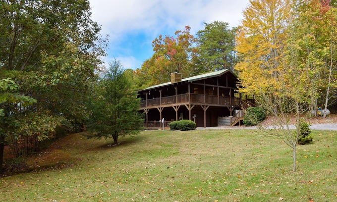 Wears Valley Cabin | Boundary Haven - Family Friendly 3BR/3BA Cabin In Beautiful Wears Valley Bordering National Park!