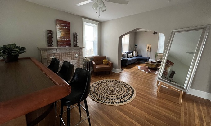 Oakley House | Bourbon Bliss. Long-term stays & Pet Friendly!