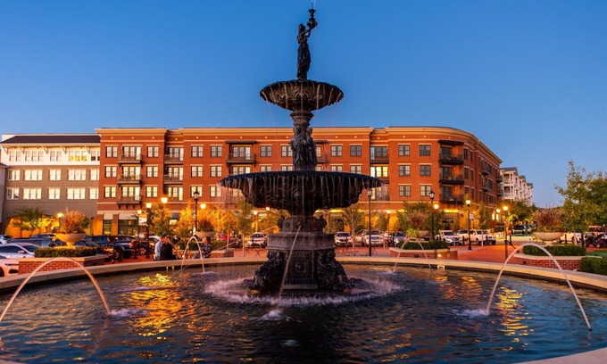 Prospect House | Bourbon Trail, Shops, Downtown, Watch Hill, Pets Local Dining, Fully Loaded