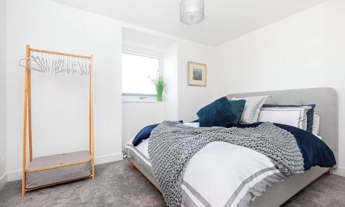 Boscombe Apartment | BOURNECOAST: MODERN APARTMENT VERY CLOSE TO SANDY BEACHES WITH WIFI - FM8496