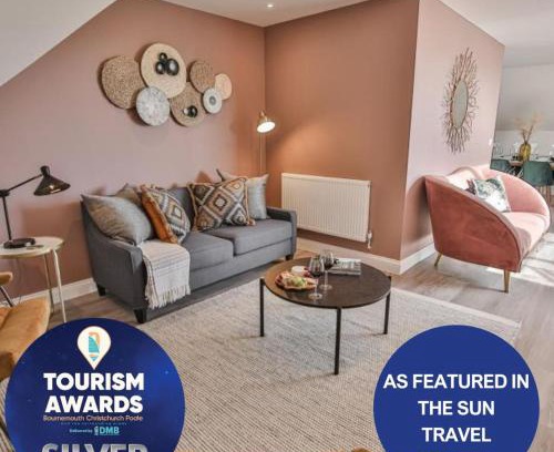 Southbourne Apartment | BOURNECOAST - Stylish Flat with BALCONY - SEA VIEWS - 10 MIN WALK TO BEACH - PARKING - WIFI - FM8407
