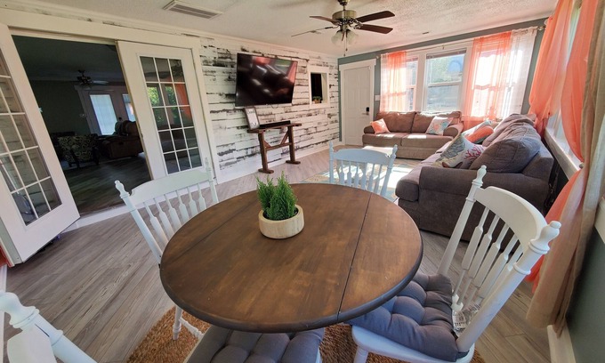 Sneads Ferry Cottage | Bout Time Cottage