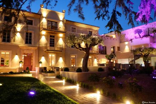 Laudun Hotel | Boutique Hôtel La Villa MONTESQUIEU