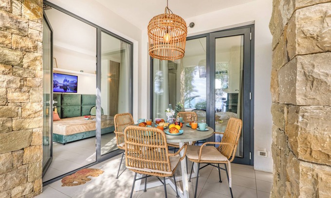 Ventimiglia House | Boutique Pool Apt. Balzi Rossi - Roma 4, Ventimiglia, Italy