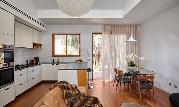 Albert Park House | BOUTIQUE STAYS - Bay Waves