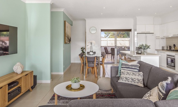 Mentone House | BOUTIQUE STAYS - The Richardson