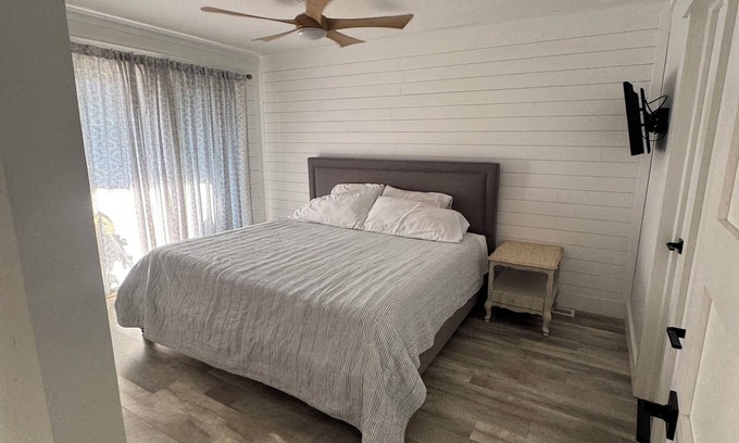 Duck Condo | Bowie's Bungalow - 2 Bedroom Private and Quiet Condo - Sound Side of Duck, NC