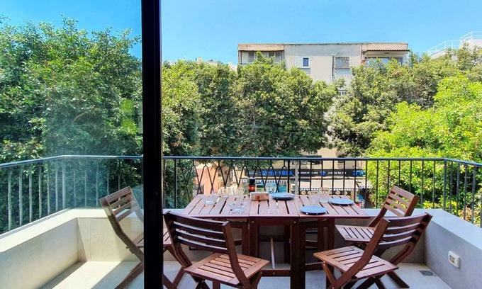 Old North Apartment | Brand New 2 Bedrooms Near the Beach TL55