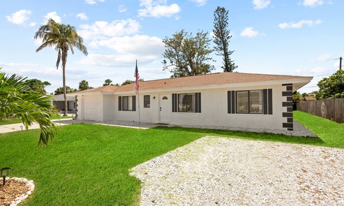 Bonita Springs Apartment | Brand New 2Bed in Bonita's Heart w/Superb Patio and Garden