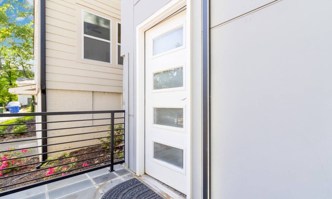 Home Park House | Brand-New 3Story Home with Rooftop in Midtown