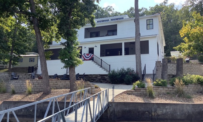 Gravois Mills House | Brand New 7 Bedroom Lake House With Dock