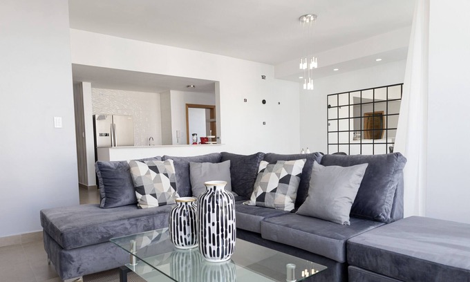Yolanda Morales Apartment | Brand new apartment in the best location of Santo Domingo. With an amazing view.