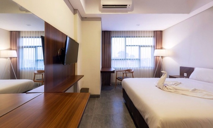Imam Bonjol Apartment | Brand new apartment with shared pool