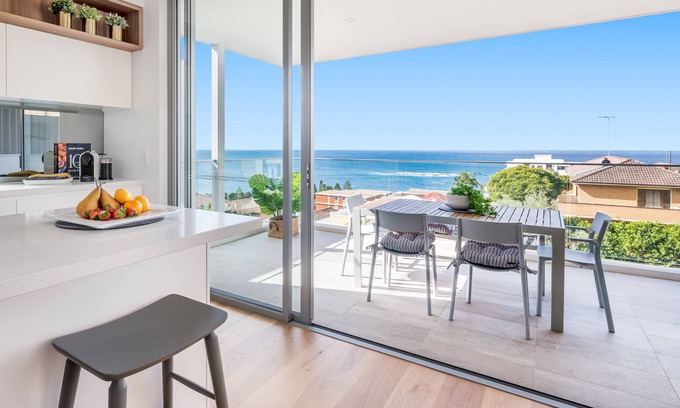 Coogee Apartment | Brand new apartment with stunning views in Coogee Beach