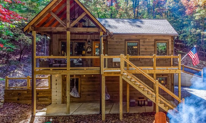 Ellijay Ski Chalet | Brand New Build Luxury Mountain Chalet with Hot tub, pool, Game Room, Premium features