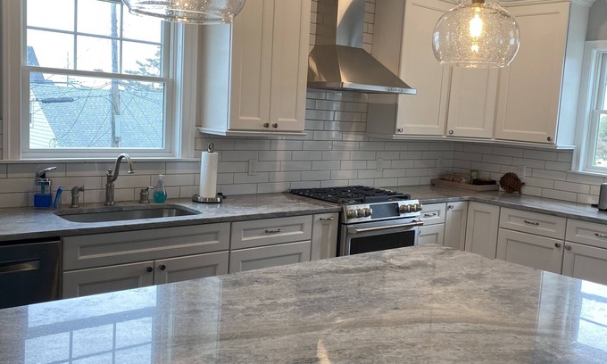 A-Zone House | Brand New/Classic Charm-Flexible Arrival/Depart