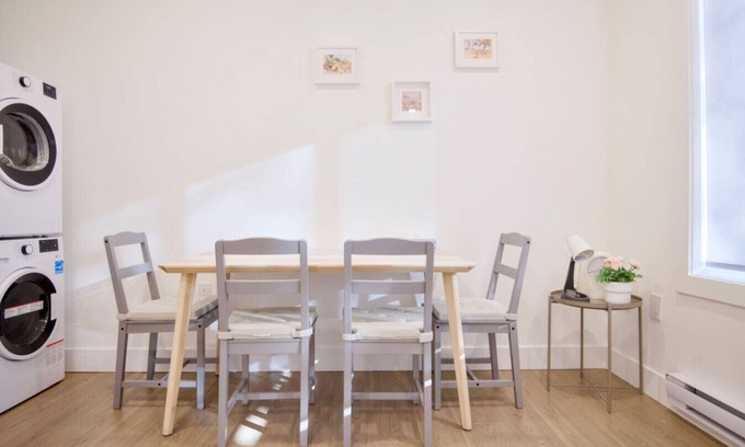 Dunbar House | Brand New Entire Guest House