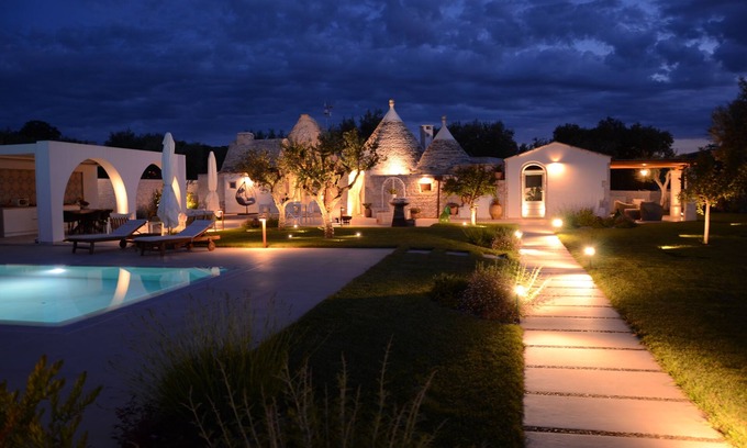 Castellana Grotte Villa | Brand new facility with swimming pool, surrounded by greenery complete with all the comforts