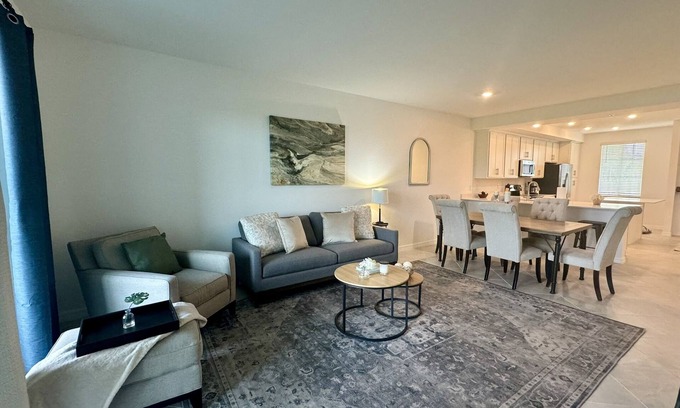Venice Condo | BRAND NEW! GOLF MEMBERSHIP INCnHIGHLY SOUGHT AFTER WELLEN PARK G&CC FURNISHED!