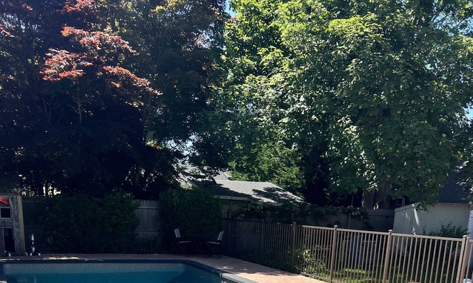 Pipes Cove House | Brand New Heated Pool Walk to Town!