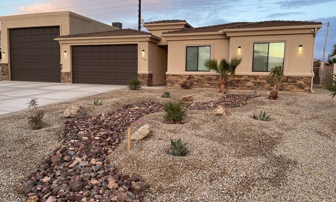 Lake Havasu City House | BRAND NEW Lake Side 3/3 Designer Home* Resort Pool * MEGA BOAT GARAGE