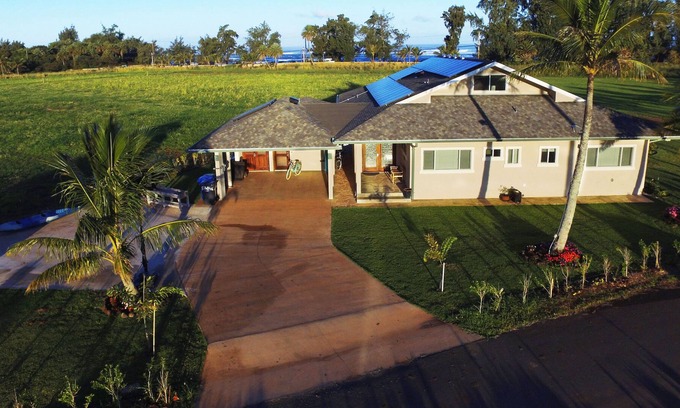 Kahuku Villa | Brand New Luxury Country Villa With Ocean, Mountain & Horse Ranch Views sleep 12