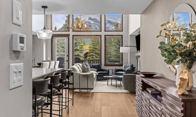 Canmore Villa | Brand New Luxury Villa | Private Hot Tub