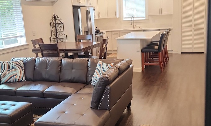 Eastside Apartment | Brand New Peaceful Top Floor 2-bedroom Apartment in Tacoma