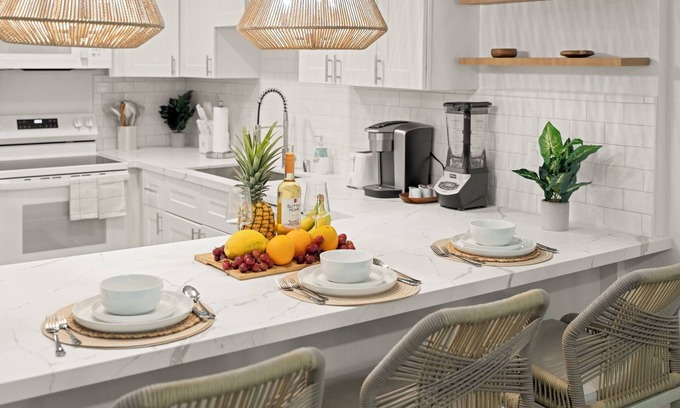 Nawiliwili Condo | BRAND NEW REMODELED 2/2 Family Getaway! Walk to Amazing Beach, AC & WiFi