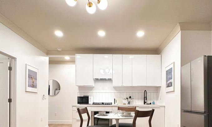 Miracle Mile Apartment | Brand-New Stylish 2BR by The Grove & Beverly Hills