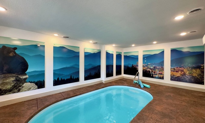 Gatlinburg - Pigeon Forge Cabin | Brand New w/indoor pool, XBOX, Hot Tub, & arcade games! Central location!