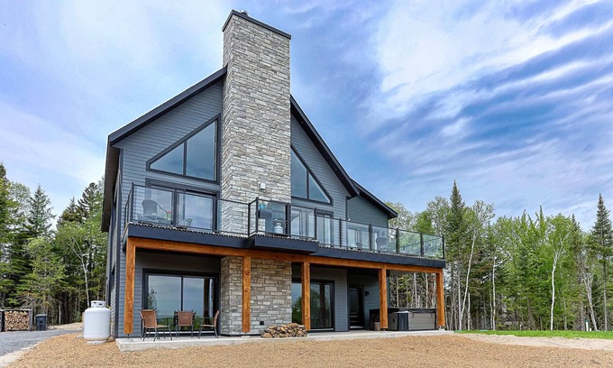 Saint-Alphonse-Rodriguez House | Brand New with Spa - Horizon Des Coteaux