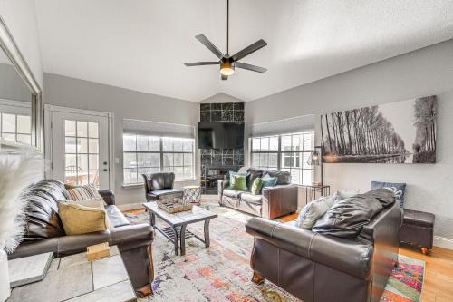 Branson Apartment | Branson Condo with Resort Amenities and Marina Views!
