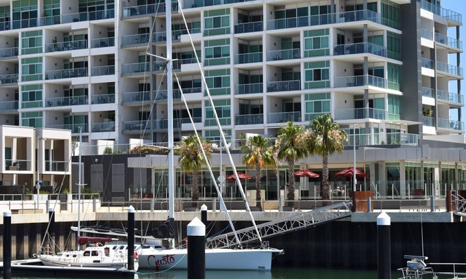 New Port Apartment | Breakwater Apartment