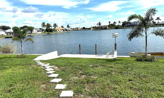 Fort Myers House | Breath taking waterfront 2,175sf 3-bedroom, 2-bath Home in Cape Coral