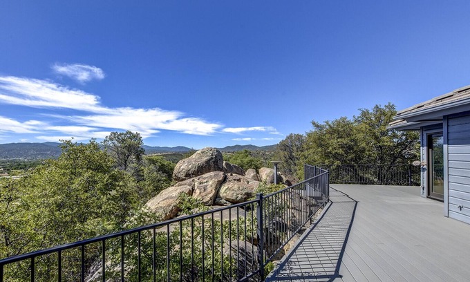 Prescott House | Breathtaking 360 Degree Views of the City From Every Window