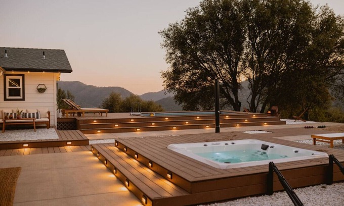 Ahwahnee House | Breathtaking Views, Boho Chic Design by Casa Oso