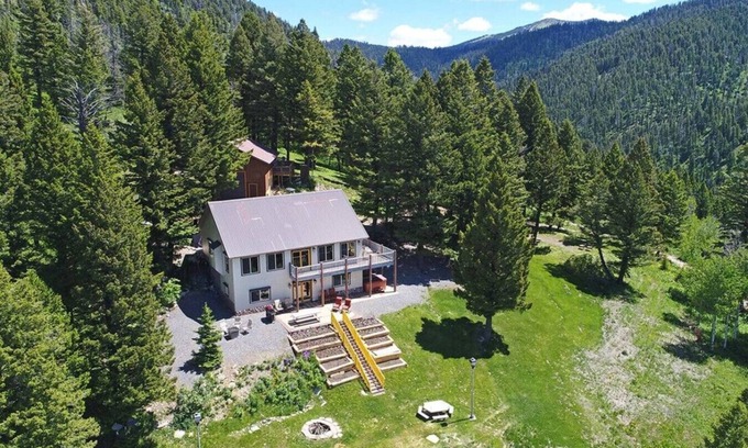 Island Park Apartment | Breathtaking Views Close to Yellowstone