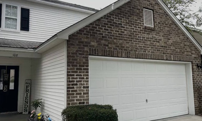 Bluffton House | Breezy 5-Bed Home with Walk-In Closets, Fenced Yard, Lagoon View, and Utilities