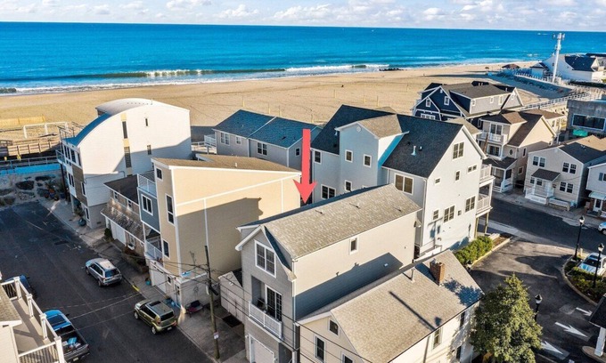 Fort Monmouth House | Breezy Sea Bright Stay | Walk to Beach & Unwind