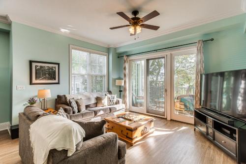 Saint Simons Island Apartment | Breezy St Simons Hideaway with Waterfront Views!