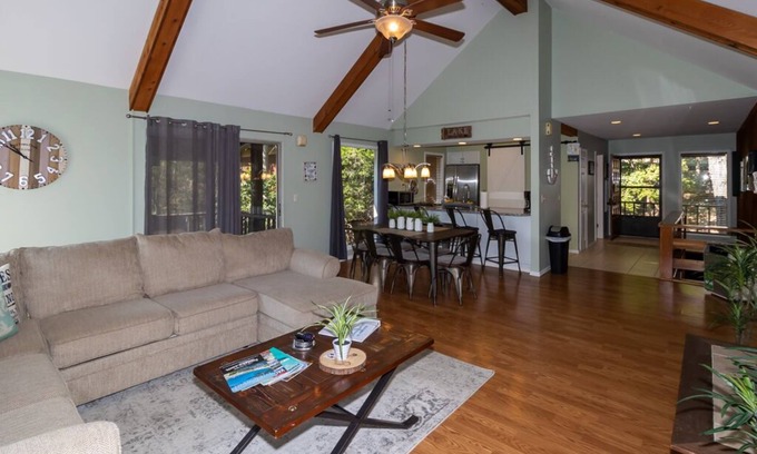 Osage Beach House | Brett's Oasis Private Lake House in Margaritaville