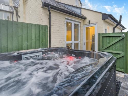 Montgomery House | Brewers Cottage-Uk45454