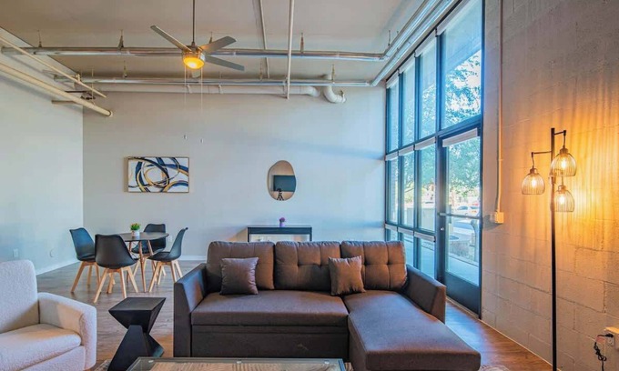 Tempe Apartment | Brewery District Apt | Pool, Gym, W/D & Parking