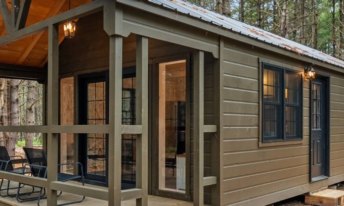 Monson Cabin | Brewery Farm Retreat : Longfellow #7