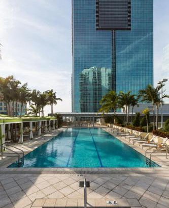 Town Square Apartment | Brickell Floor 31 Sea View-Free Parking by Palermo Home Miami