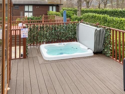 Dollar House | Bridge End Lodge