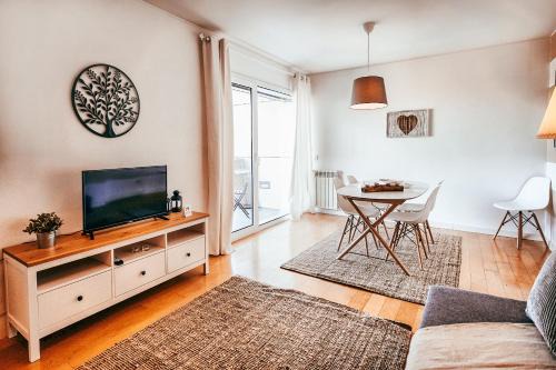 Parque das Nacoes Apartment | Bridge View with Balcony By Gt House